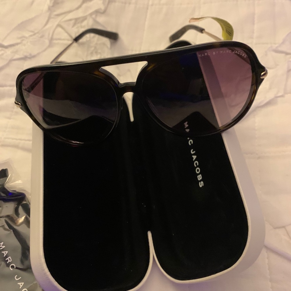 Marc Jacobs Sunglasses Holiday Sale 25% Off